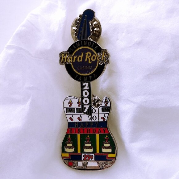 2007 Hard Rock Seminole Casino Tampa Guitar Pin Happy Birthday - Picture 8 of 8